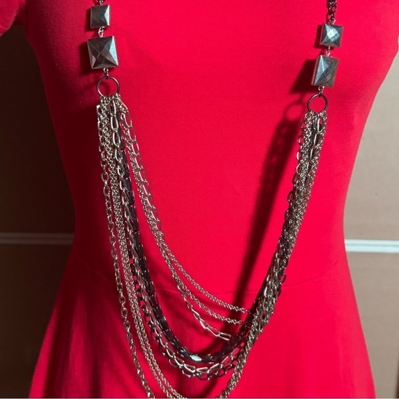 Vintage Layered Multi -Chain Metallic Statement Necklace- Silver & black - Picture 5 of 5